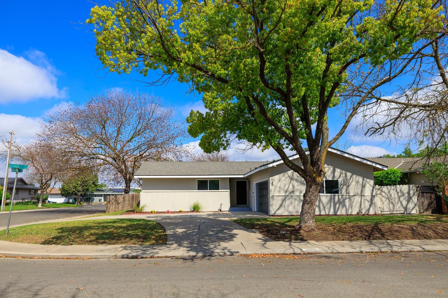 Detail Gallery Image 1 of 1 For 749 Dundee Way, Stockton,  CA 95210 - 3 Beds | 2 Baths