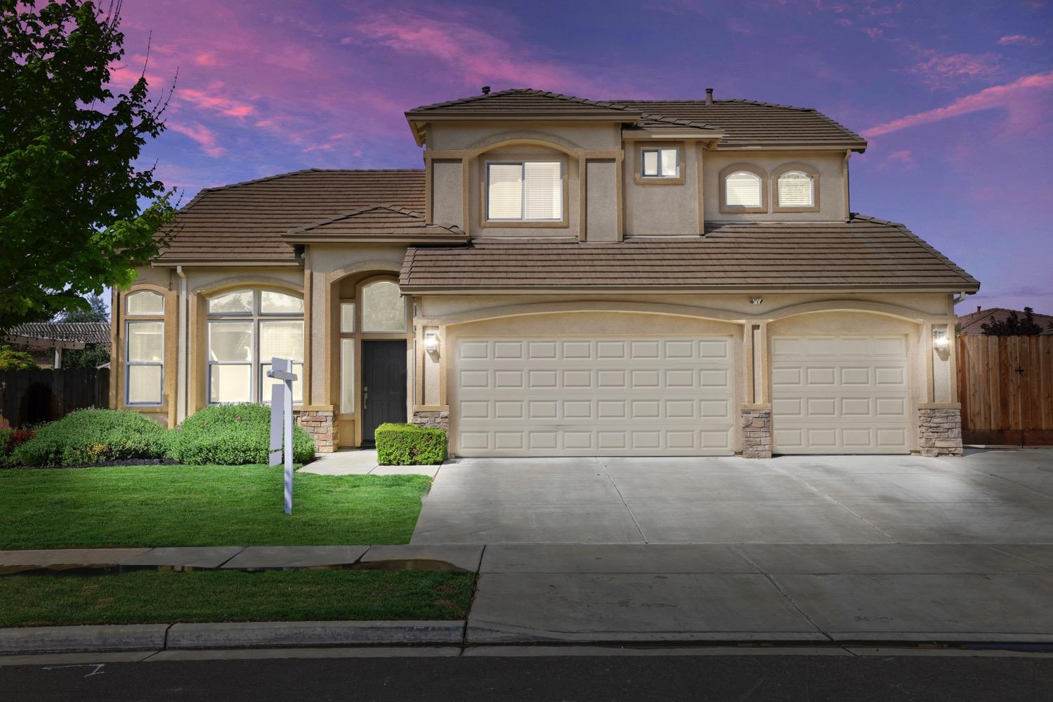 Detail Gallery Image 1 of 1 For 4535 Prairie Falcon Way, Turlock,  CA 95382 - 4 Beds | 2/1 Baths