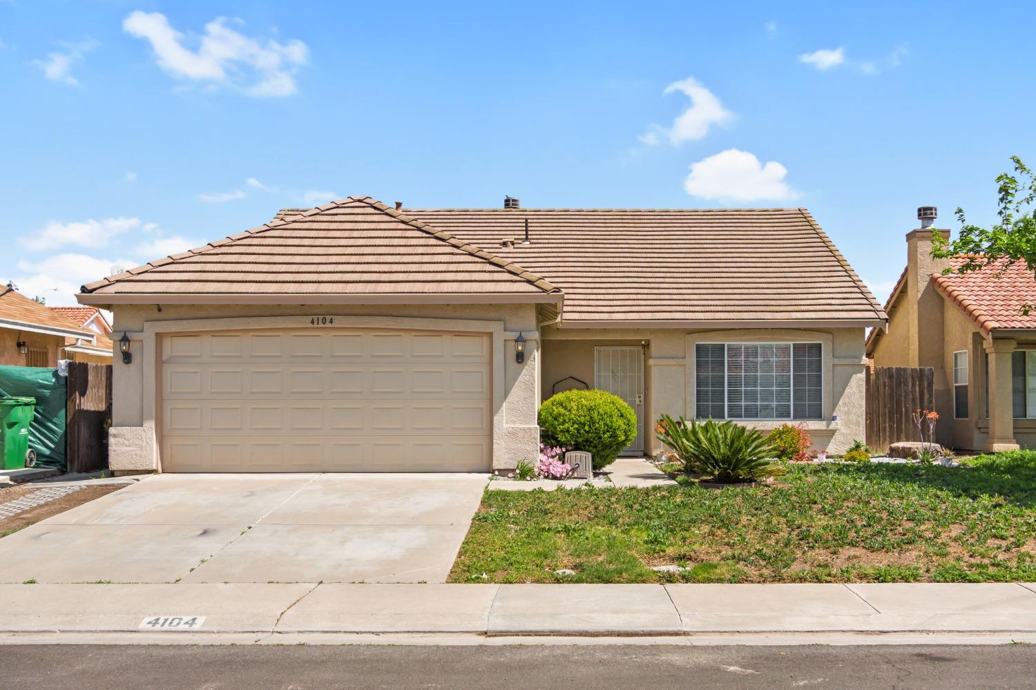 Detail Gallery Image 1 of 1 For 4104 Minden Ln, Stockton,  CA 95206 - 3 Beds | 2 Baths