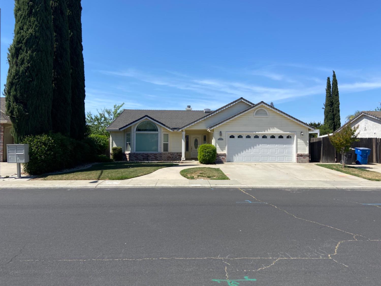 Detail Gallery Image 1 of 1 For 1353 Rockhaven Pl, Manteca,  CA 95336 - 3 Beds | 2 Baths