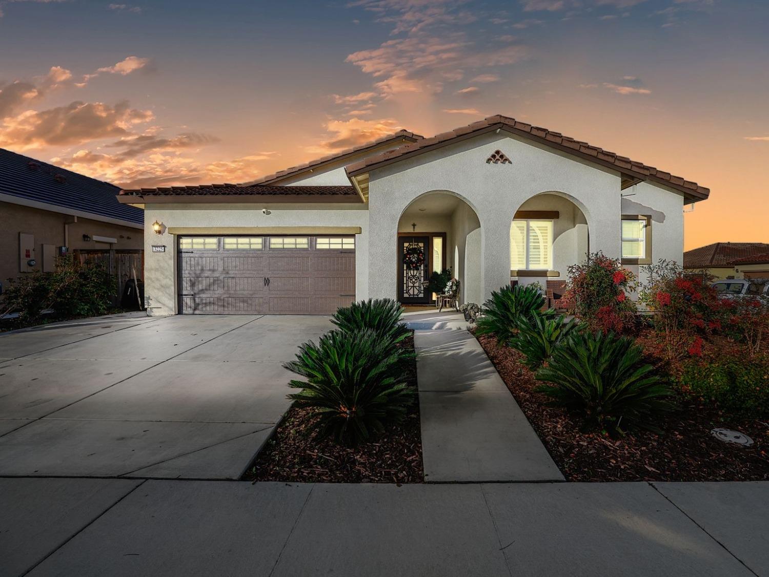 Detail Gallery Image 1 of 1 For 3225 Radiant Way, Roseville,  CA 95747 - 4 Beds | 2 Baths