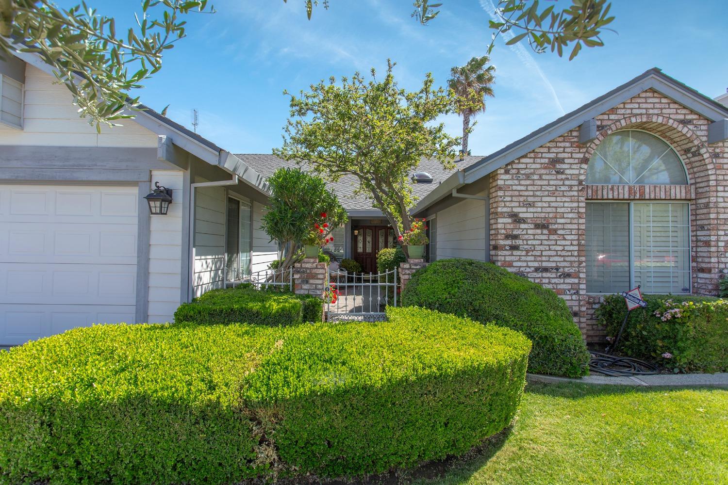 Detail Gallery Image 1 of 1 For 1818 Ravine Ct, Los Banos,  CA 93635 - 3 Beds | 2 Baths