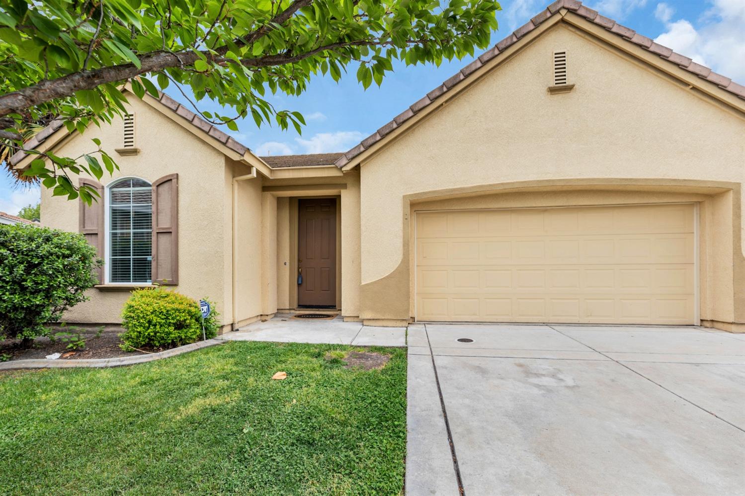 Detail Gallery Image 1 of 1 For 5627 Overleaf Way, Sacramento,  CA 95835 - 4 Beds | 2 Baths
