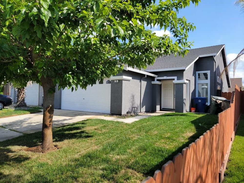 Detail Gallery Image 1 of 1 For 776 W Alameda St, Manteca,  CA 95336 - 3 Beds | 2 Baths