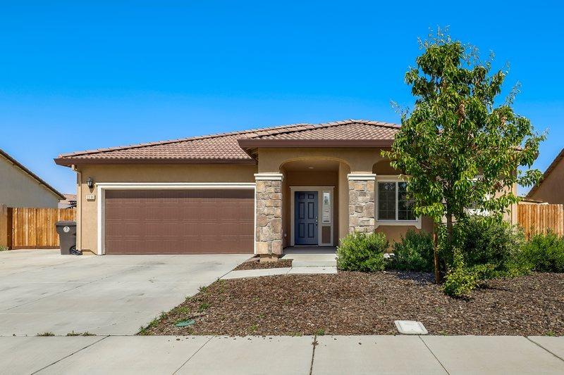 Photo of 2390 Merlin Ln in Manteca, CA