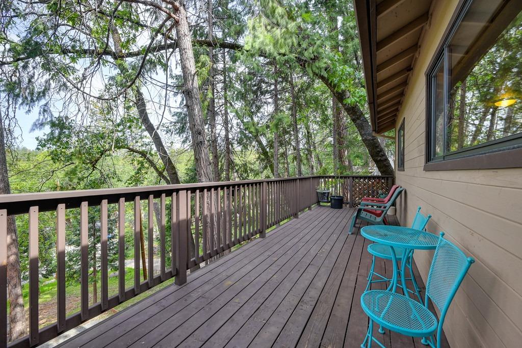Detail Gallery Image 1 of 1 For 12475 Francis Dr, Grass Valley,  CA 95949 - 3 Beds | 2 Baths