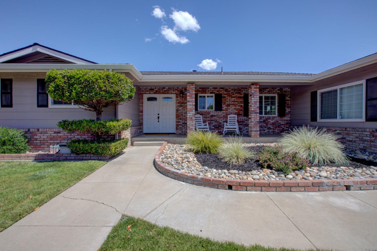 Detail Gallery Image 1 of 1 For 508 Robert Ave, Ripon,  CA 95366 - 3 Beds | 2 Baths