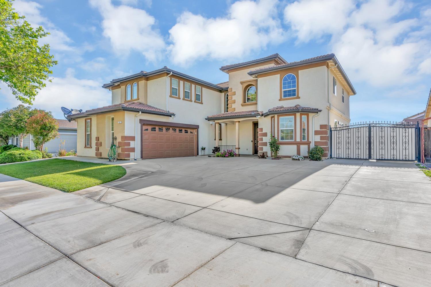 Detail Gallery Image 1 of 1 For 494 Heather Creek Dr, Los Banos,  CA 93635 - 6 Beds | 4/1 Baths