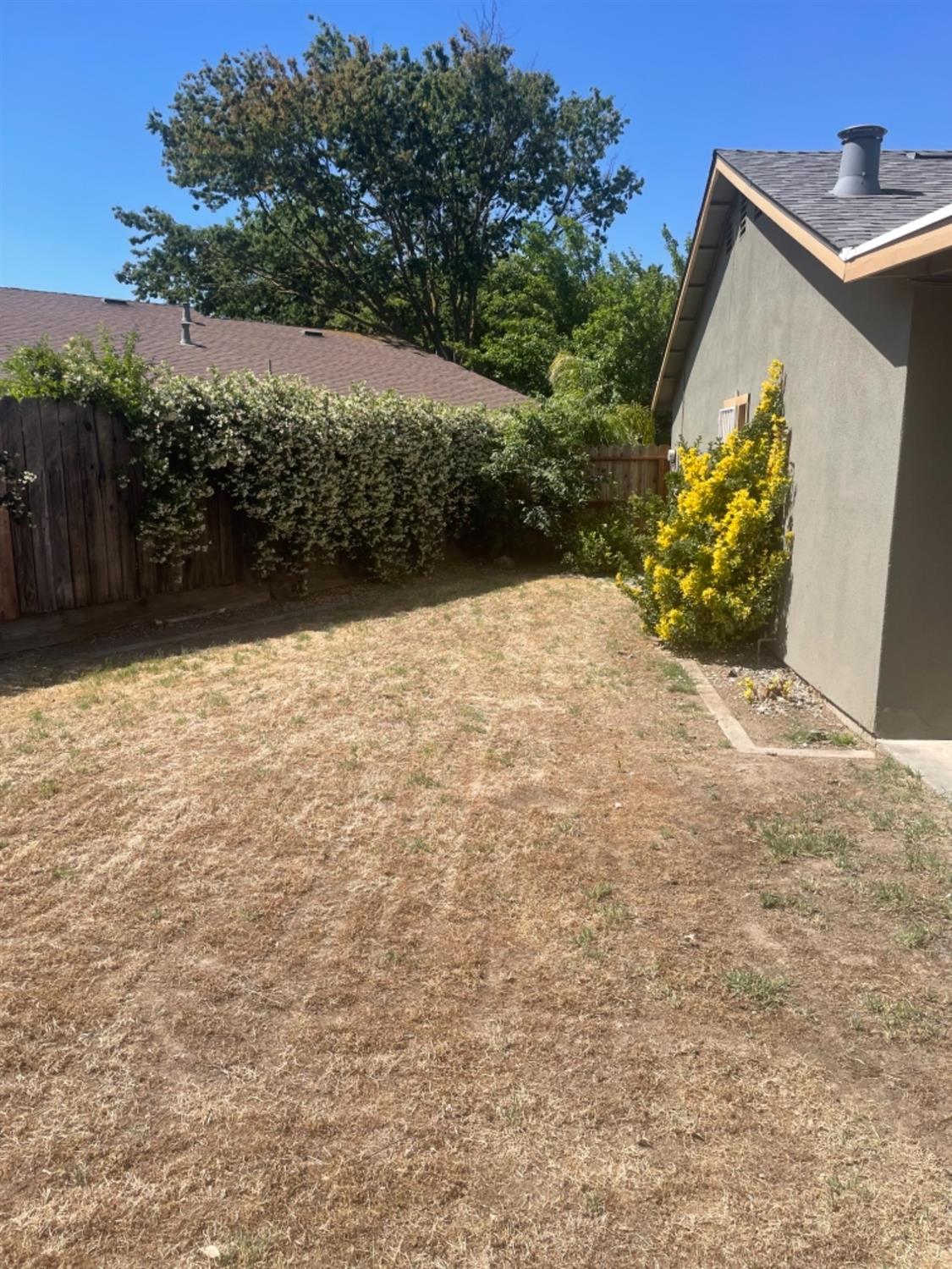 Detail Gallery Image 18 of 22 For 3225 Woodstock Ct, Modesto,  CA 95354 - 3 Beds | 2 Baths