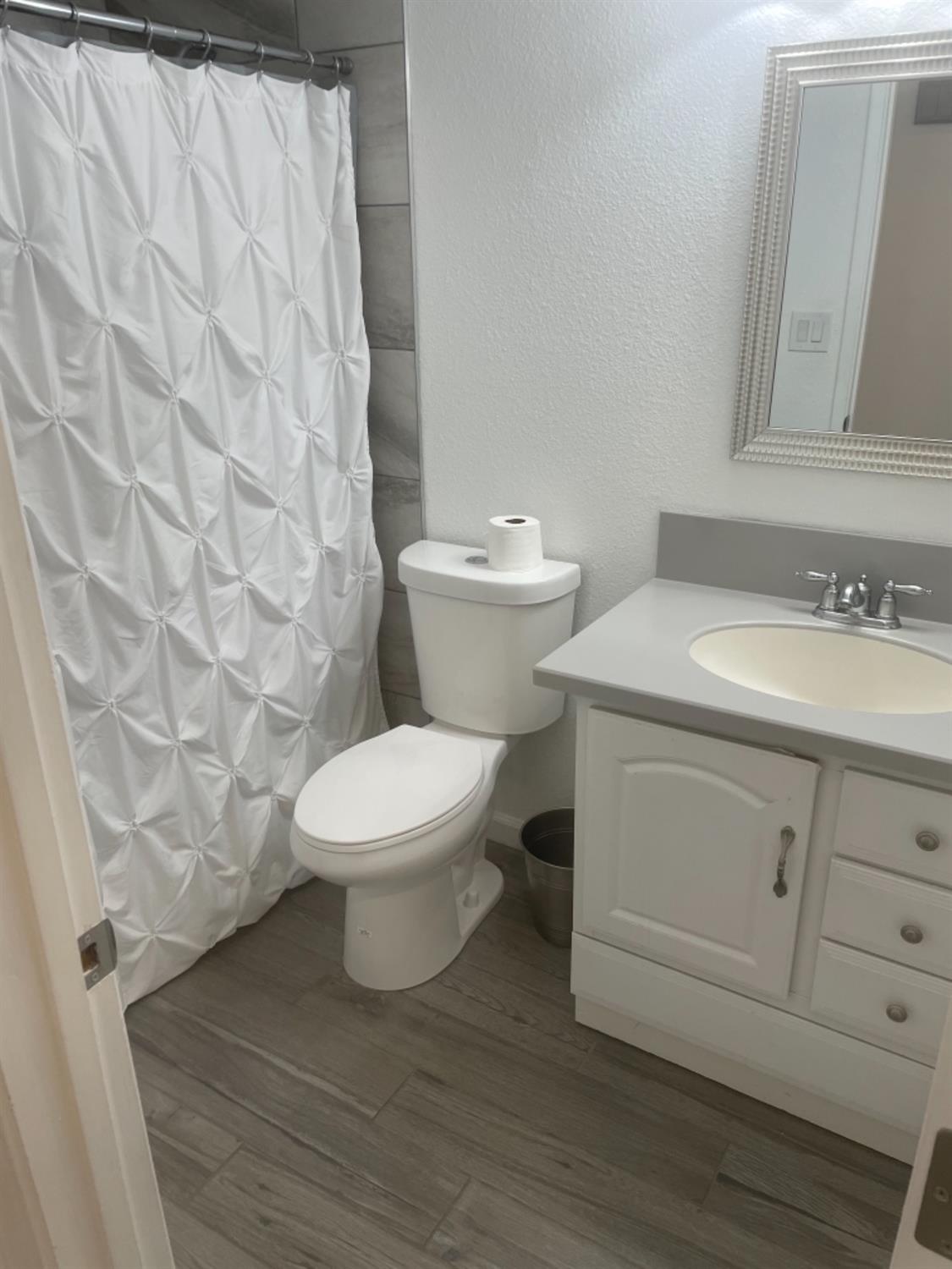 Detail Gallery Image 12 of 22 For 3225 Woodstock Ct, Modesto,  CA 95354 - 3 Beds | 2 Baths