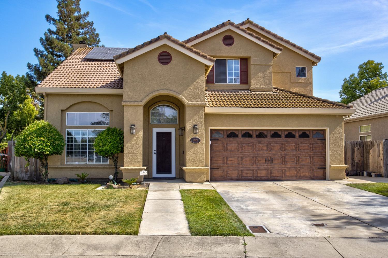 Detail Gallery Image 1 of 1 For 10702 Pleasant Valley Cir, Stockton,  CA 95209 - 3 Beds | 2/1 Baths