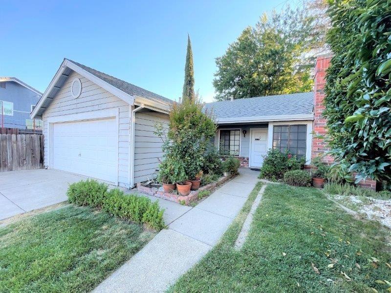 Photo of 3001 Yarwood Wy in Sacramento, CA