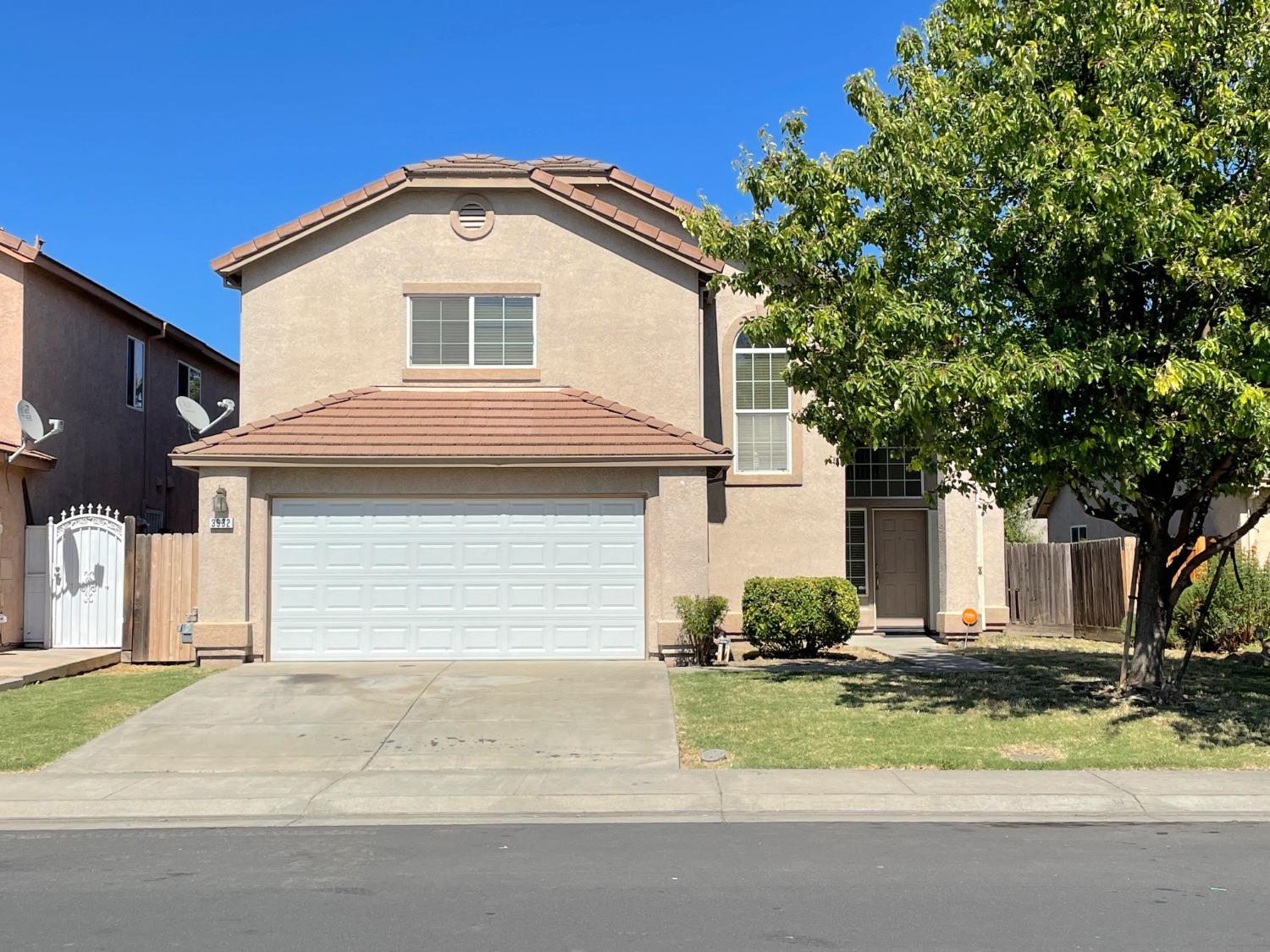 Detail Gallery Image 1 of 1 For 3932 Kimball Ln, Stockton,  CA 95206 - 4 Beds | 2/1 Baths