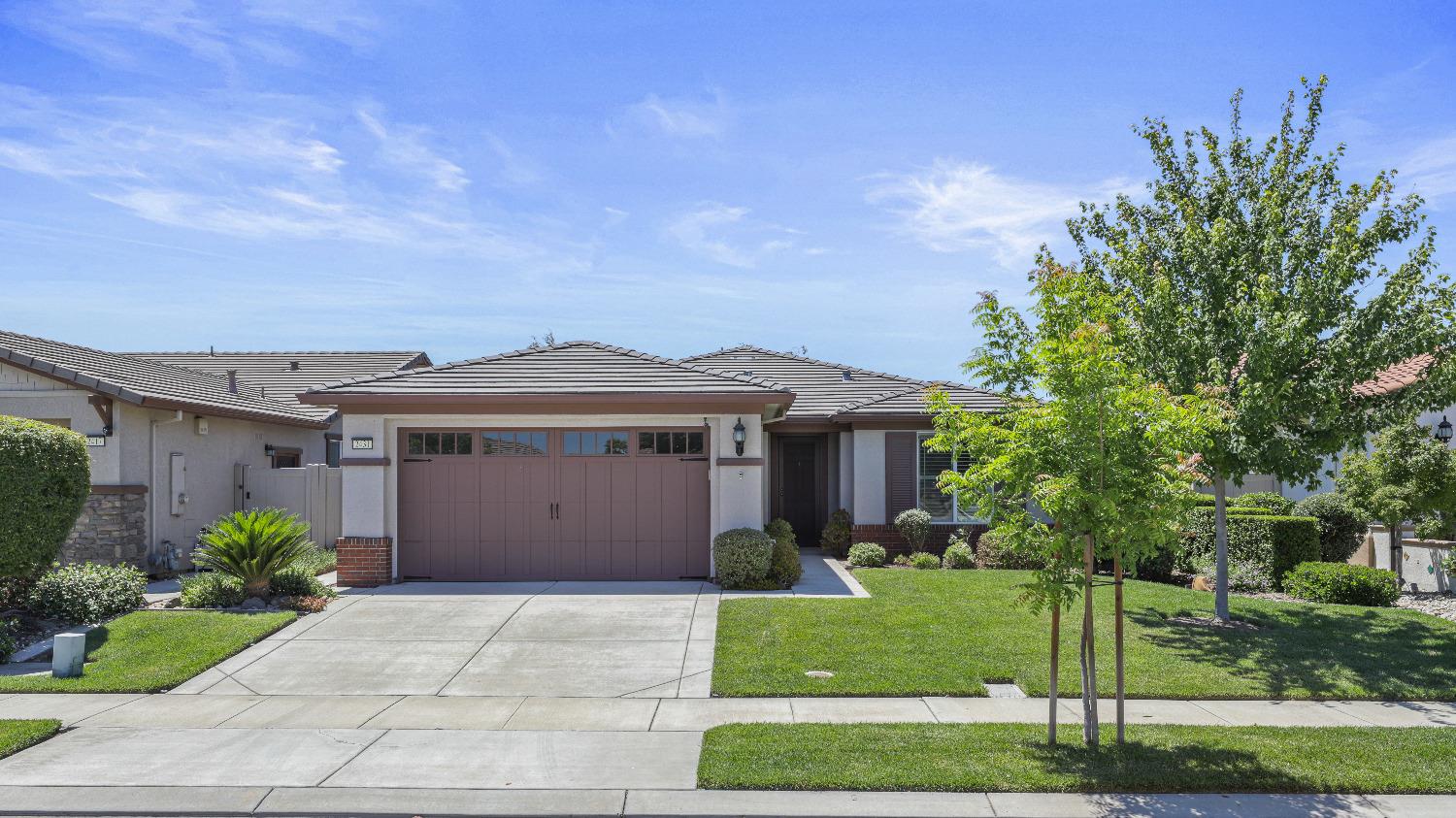 Detail Gallery Image 1 of 1 For 2431 Dutchwood Ln, Manteca,  CA 95336 - 2 Beds | 2 Baths