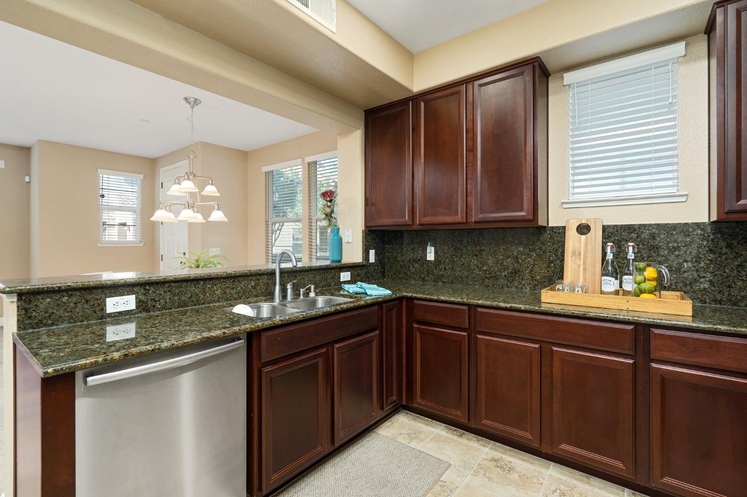Photo #8: 222072289 Listing 