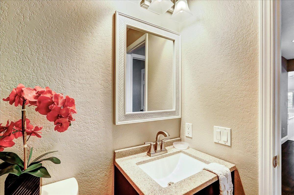 Upper level full bathroom