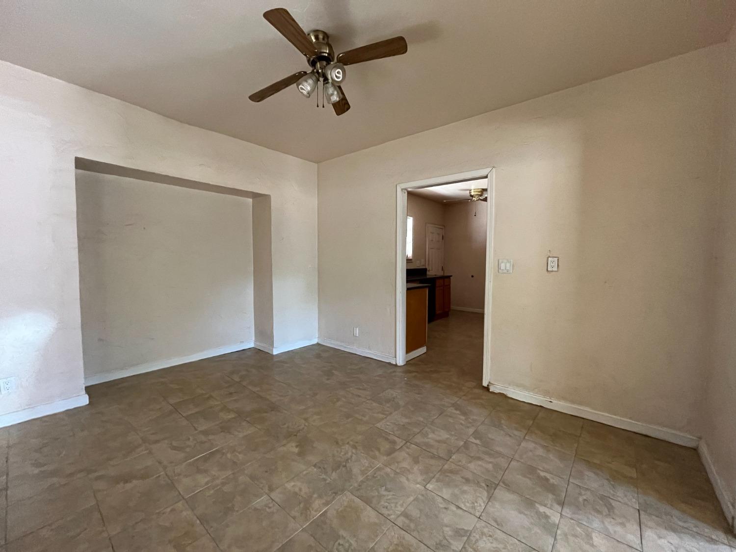 Detail Gallery Image 14 of 60 For 430 4th St, Modesto,  CA 95351 - 3 Beds | 1 Baths