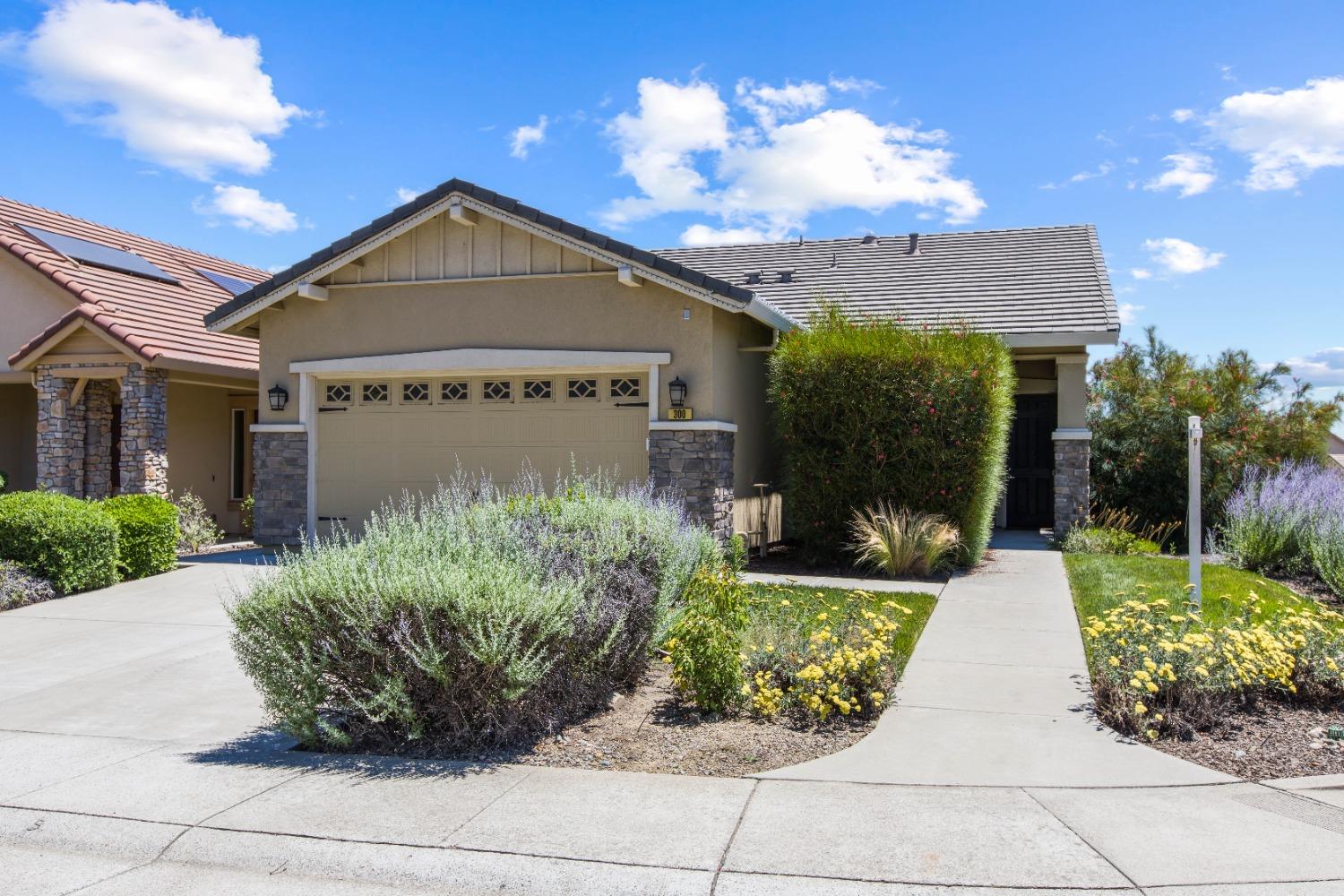 Photo of 300 Dry Creek Rd in Folsom, CA