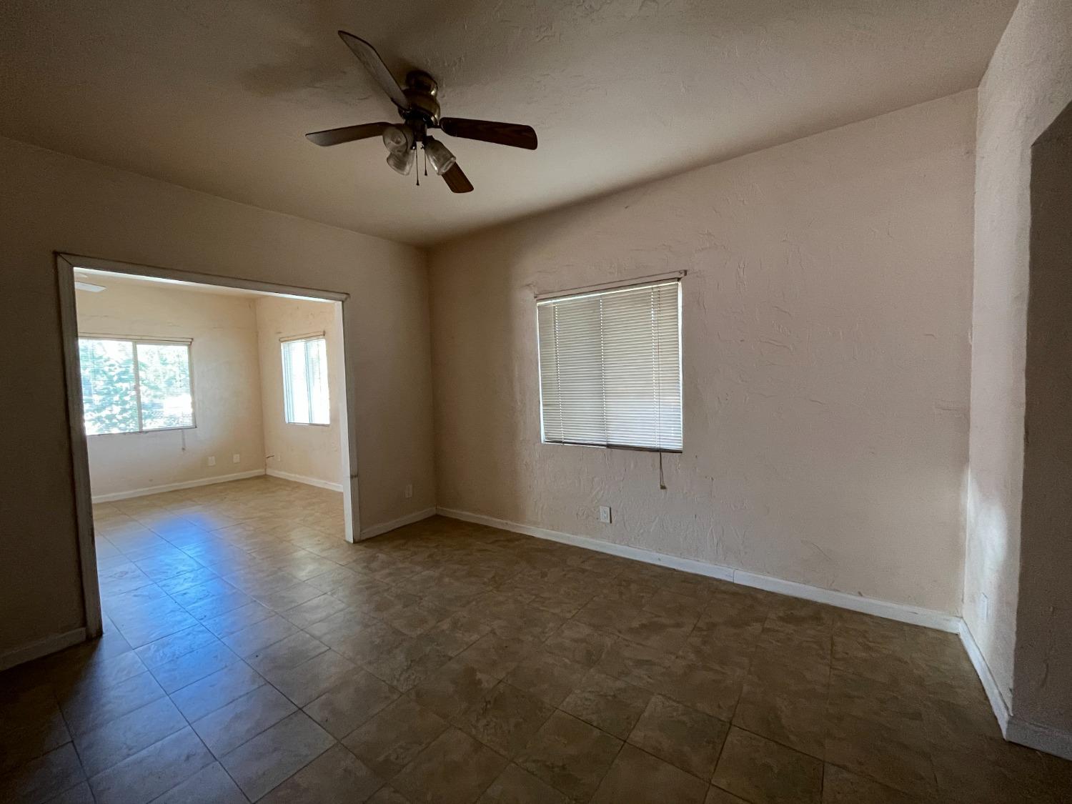 Detail Gallery Image 16 of 60 For 430 4th St, Modesto,  CA 95351 - 3 Beds | 1 Baths