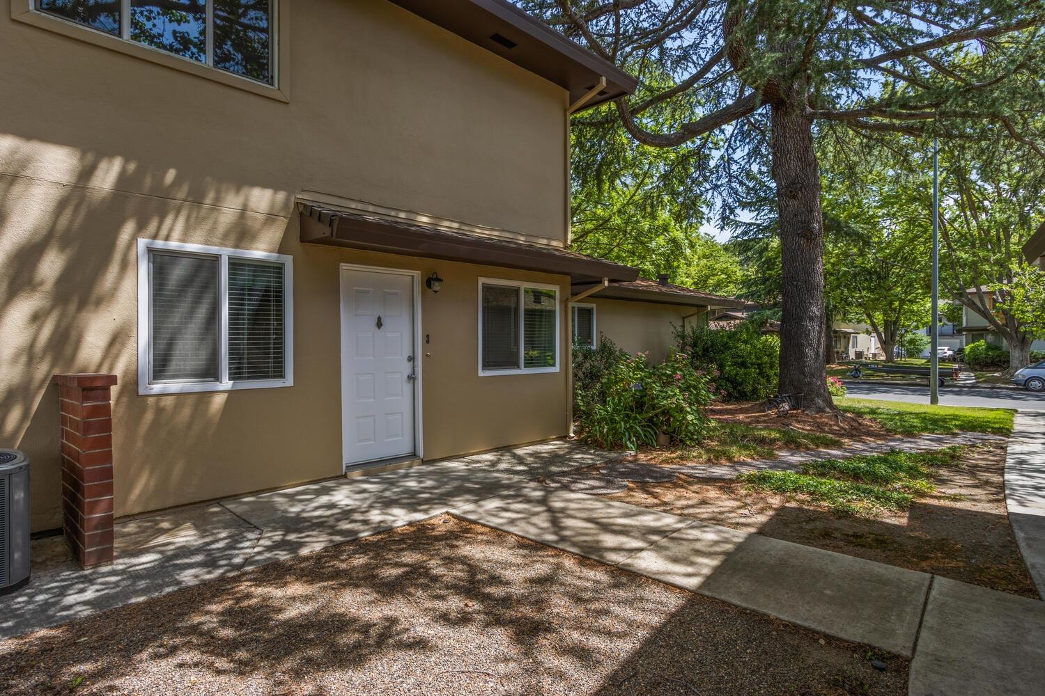 Photo #3: 222063995 Listing 