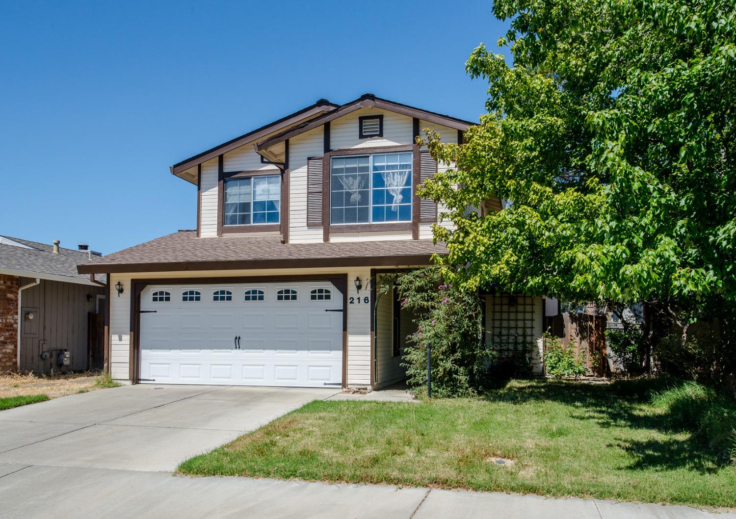Photo of 216 Porter Ct in Woodland, CA