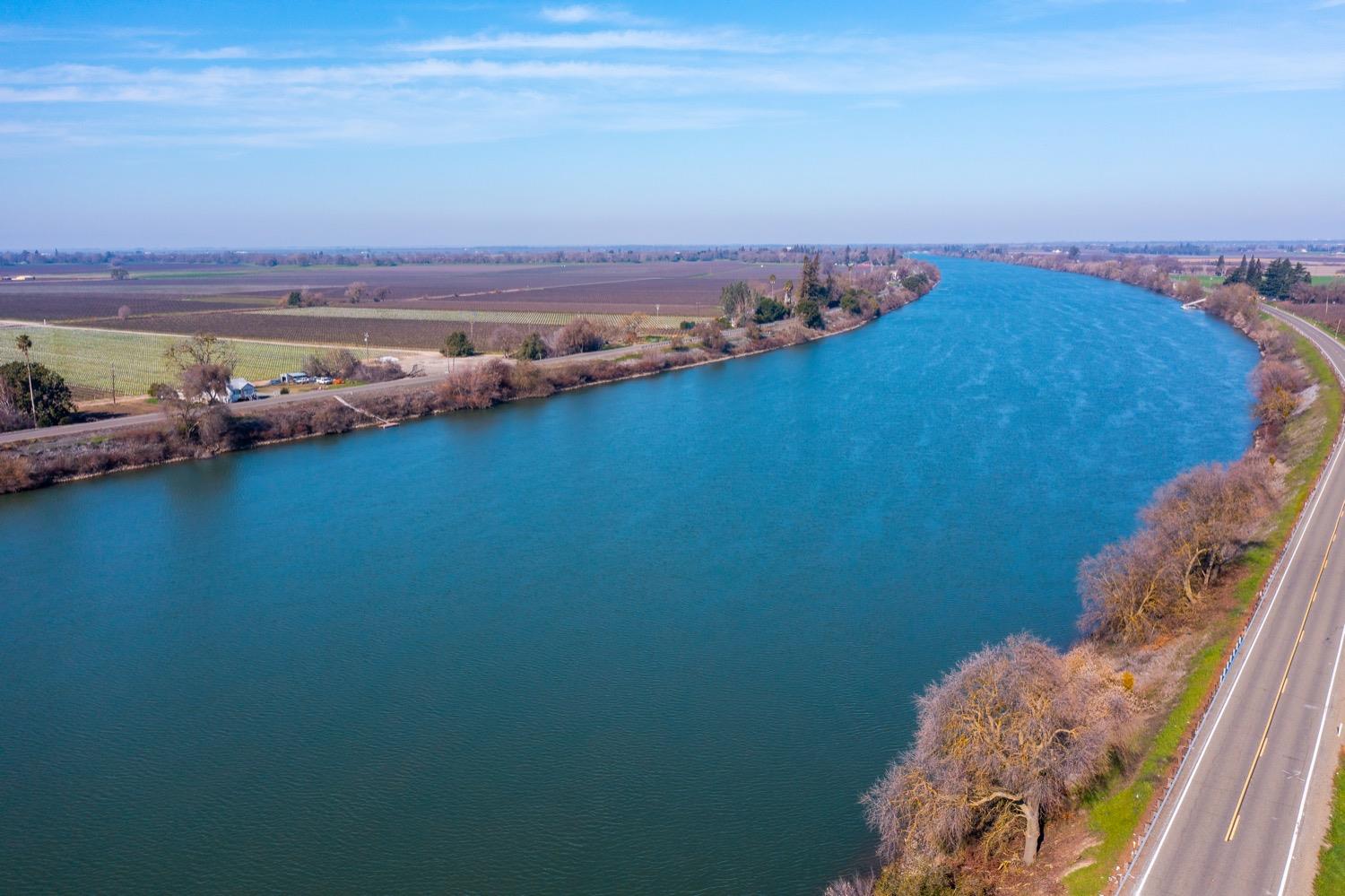 Photo of 9475 S River Rd in Hood, CA