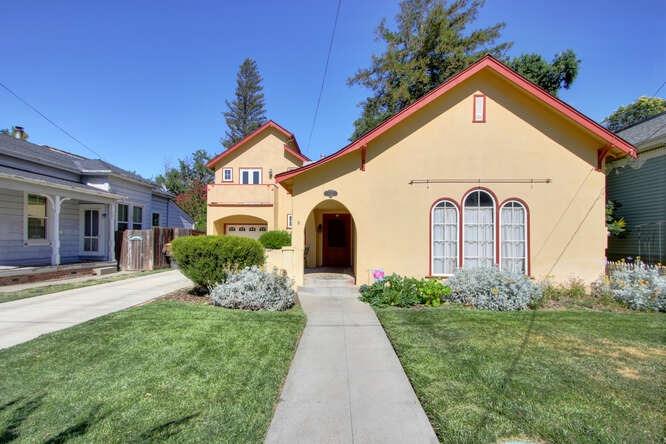 Photo of 543 1st St in Woodland, CA