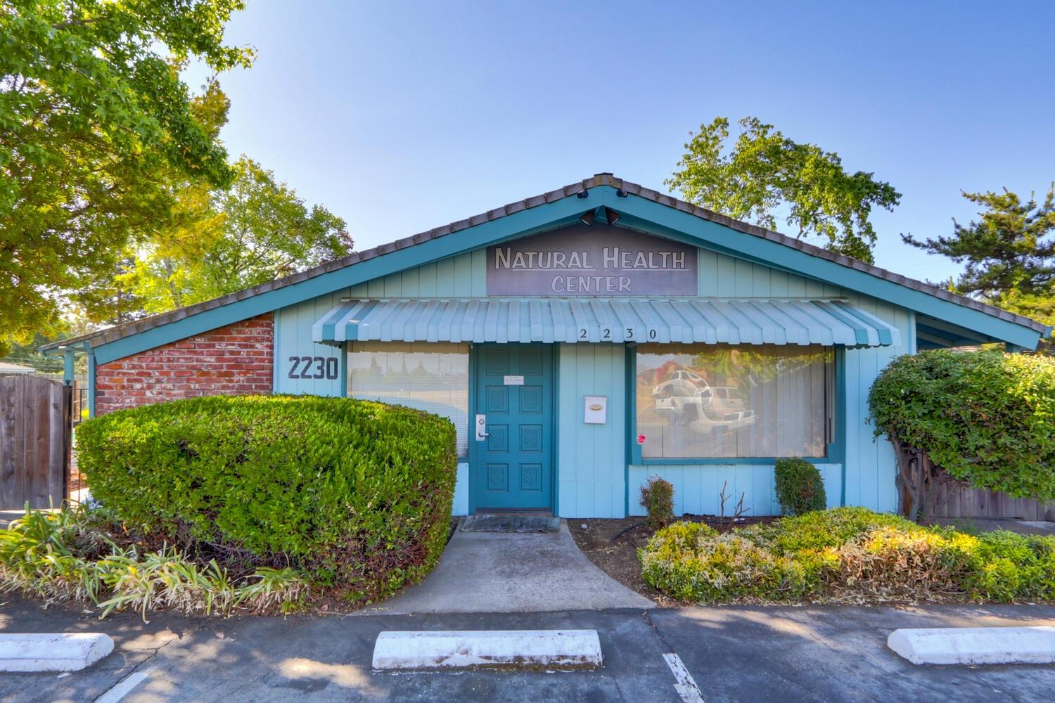 Photo of 2230 Loma Vista Dr in Sacramento, CA