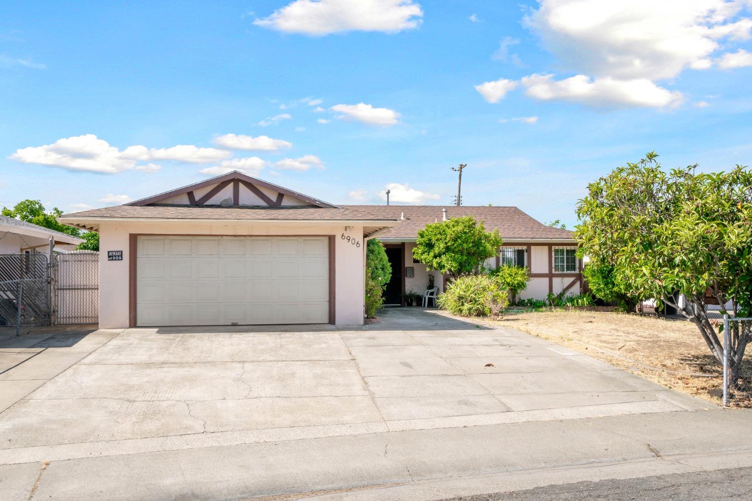 Detail Gallery Image 1 of 1 For 6906 Sunnyslope Dr, Sacramento,  CA 95828 - 3 Beds | 1/1 Baths