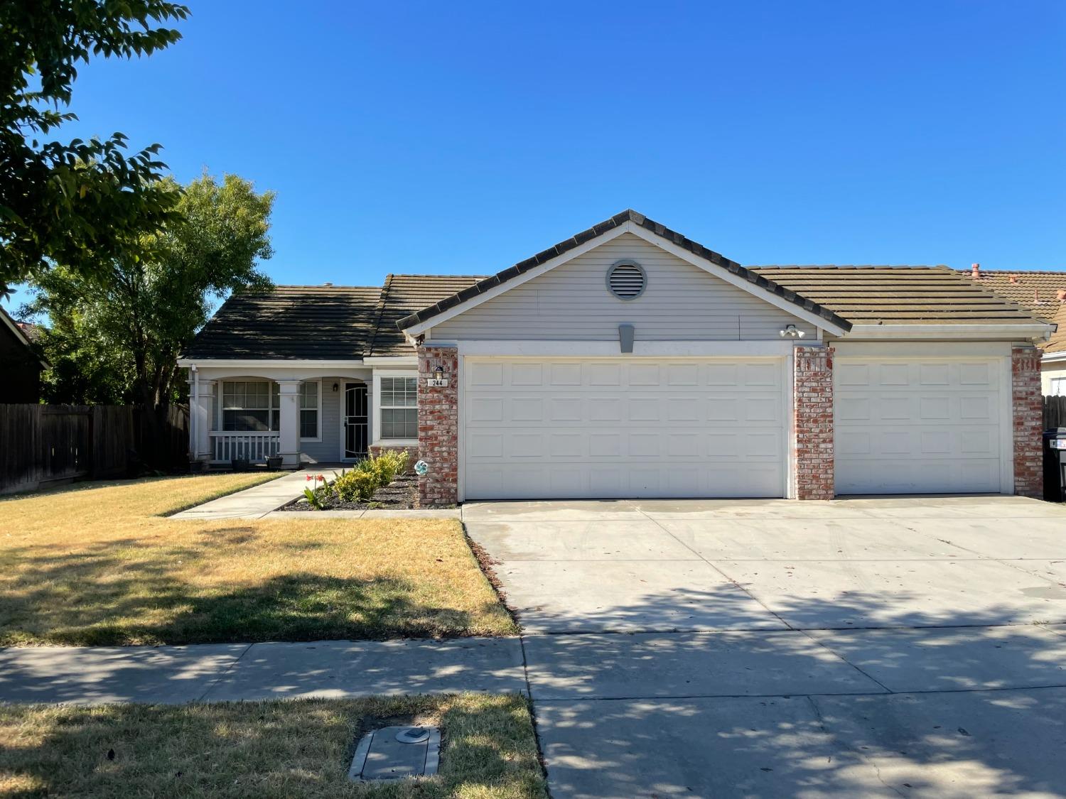 Detail Gallery Image 1 of 1 For 244 Sunday Dr, Turlock,  CA 95382 - 3 Beds | 2 Baths