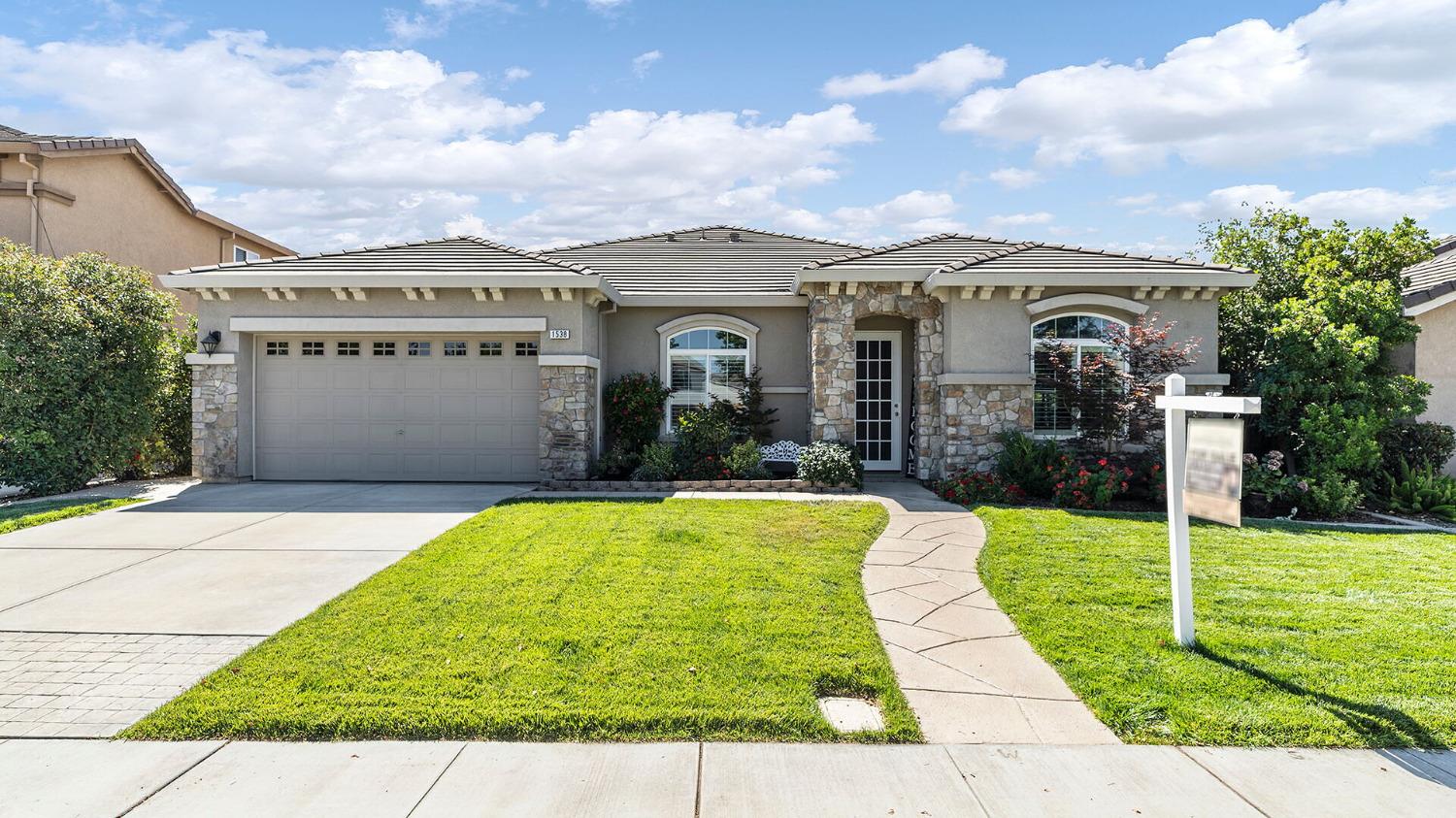 Detail Gallery Image 1 of 1 For 1538 Tesoro Dr, Manteca,  CA 95337 - 4 Beds | 2/1 Baths