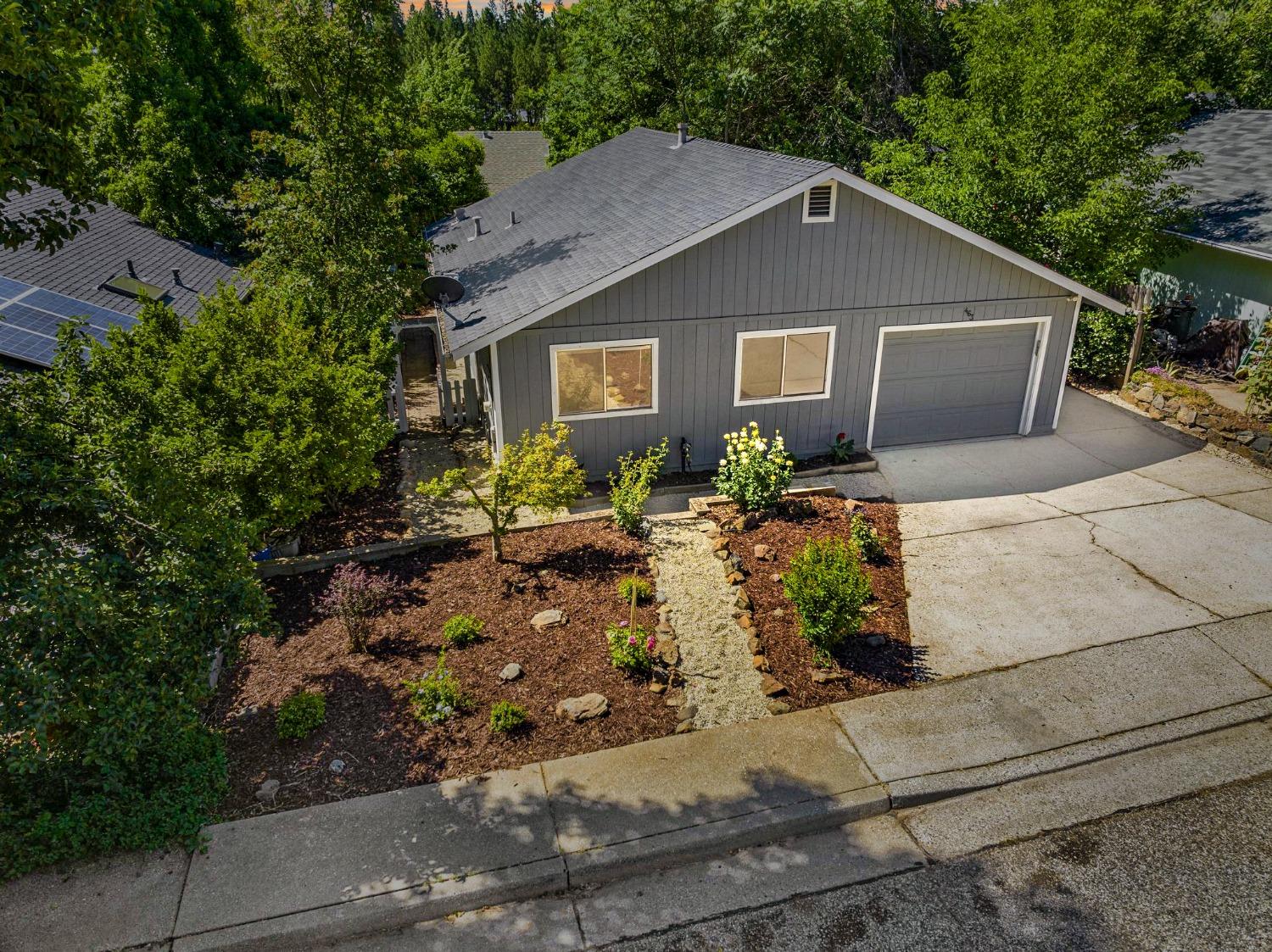 Detail Gallery Image 1 of 1 For 463 Lamarque Ct, Grass Valley,  CA 95945 - 3 Beds | 1 Baths