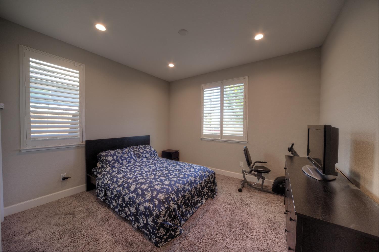 Detail Gallery Image 18 of 28 For 213 Cavalier Way, Lodi,  CA 95240 - 3 Beds | 2 Baths