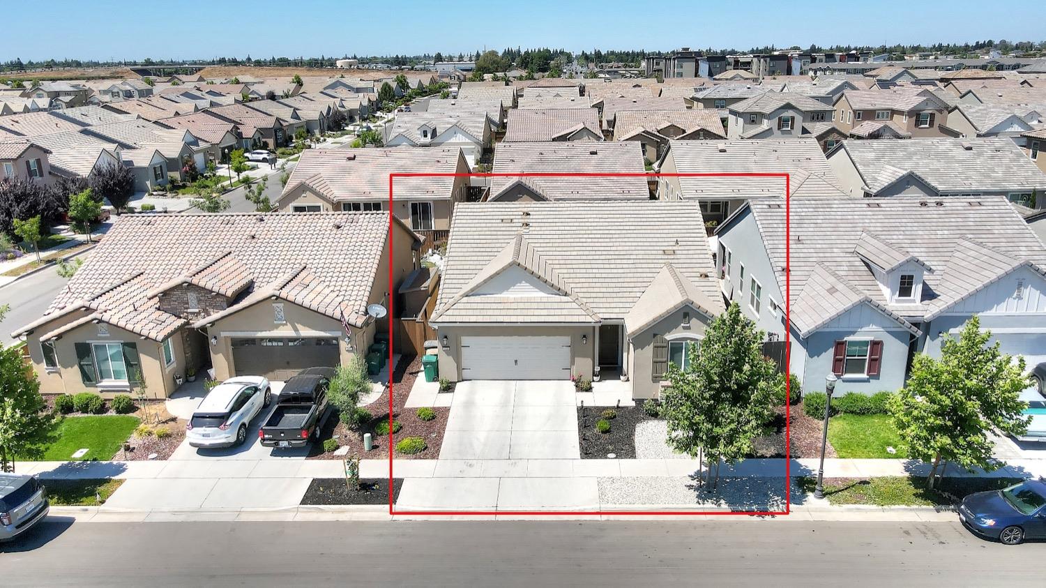 Detail Gallery Image 4 of 28 For 213 Cavalier Way, Lodi,  CA 95240 - 3 Beds | 2 Baths