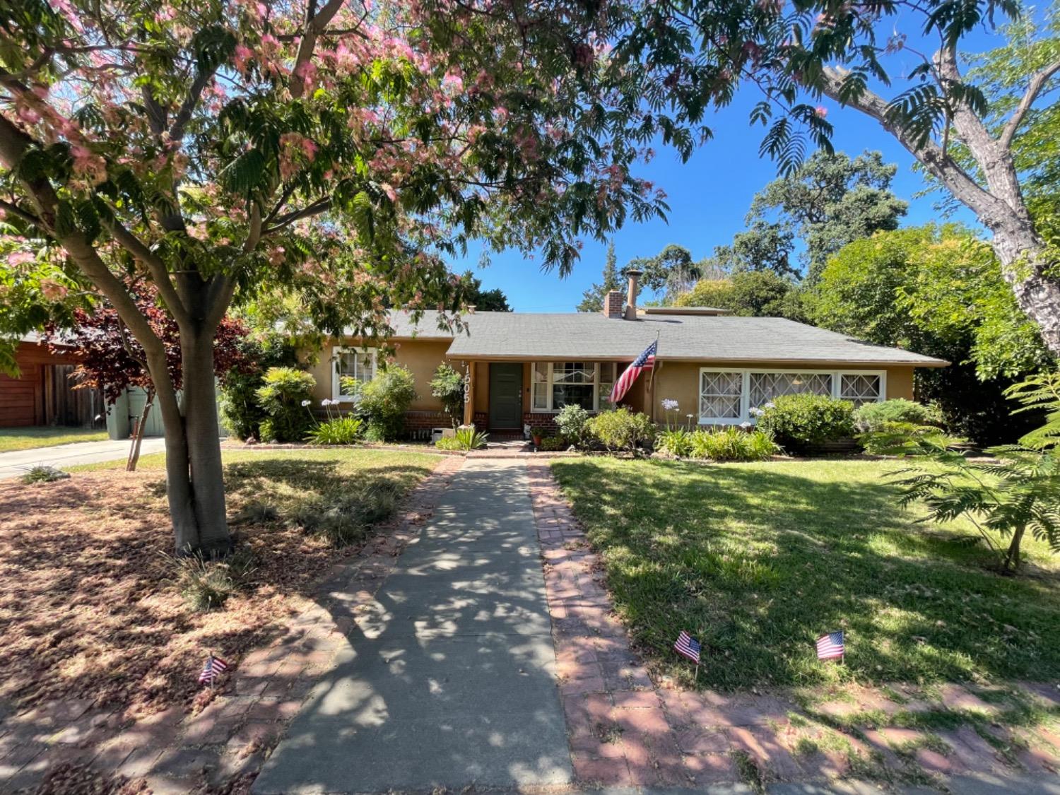 1505 W Longview Avenue, Stockton, CA 95207