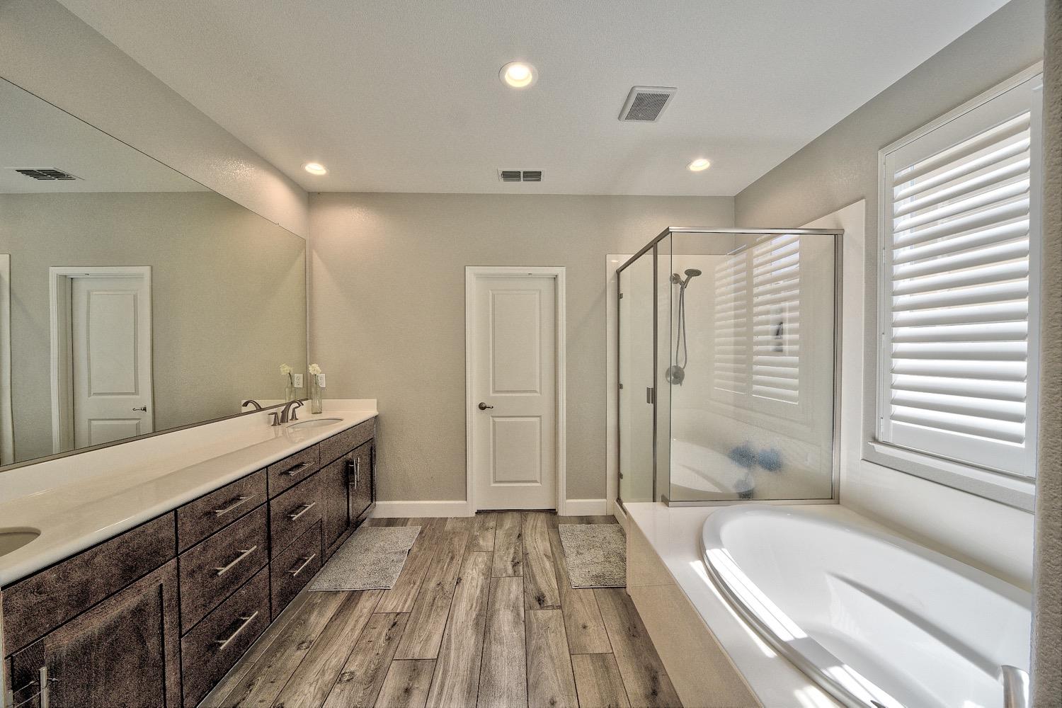Detail Gallery Image 16 of 28 For 213 Cavalier Way, Lodi,  CA 95240 - 3 Beds | 2 Baths