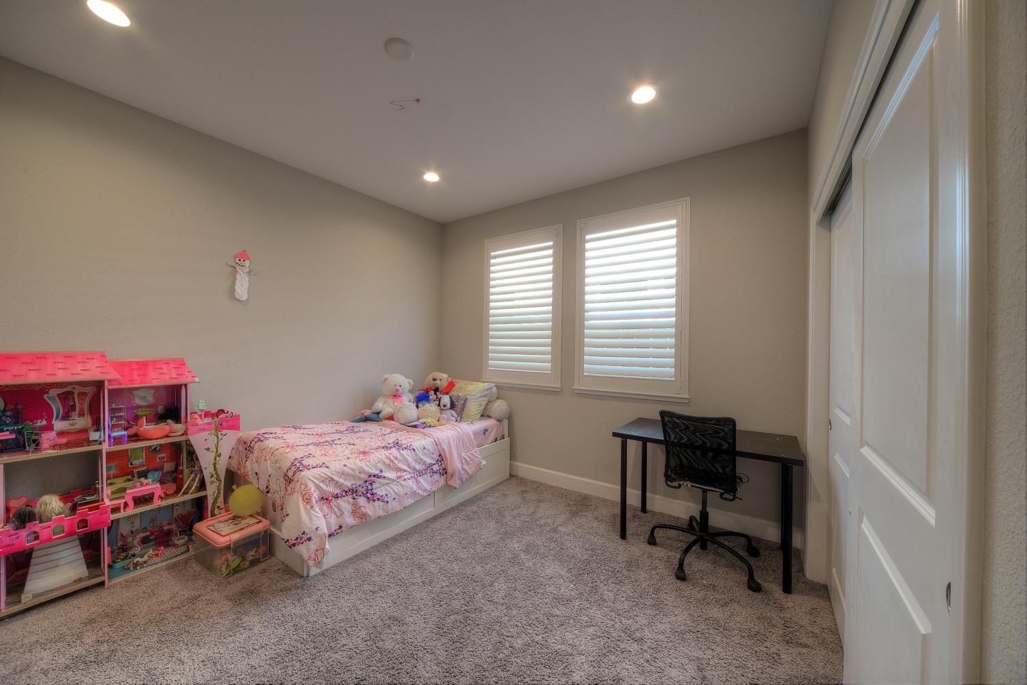 Detail Gallery Image 17 of 28 For 213 Cavalier Way, Lodi,  CA 95240 - 3 Beds | 2 Baths