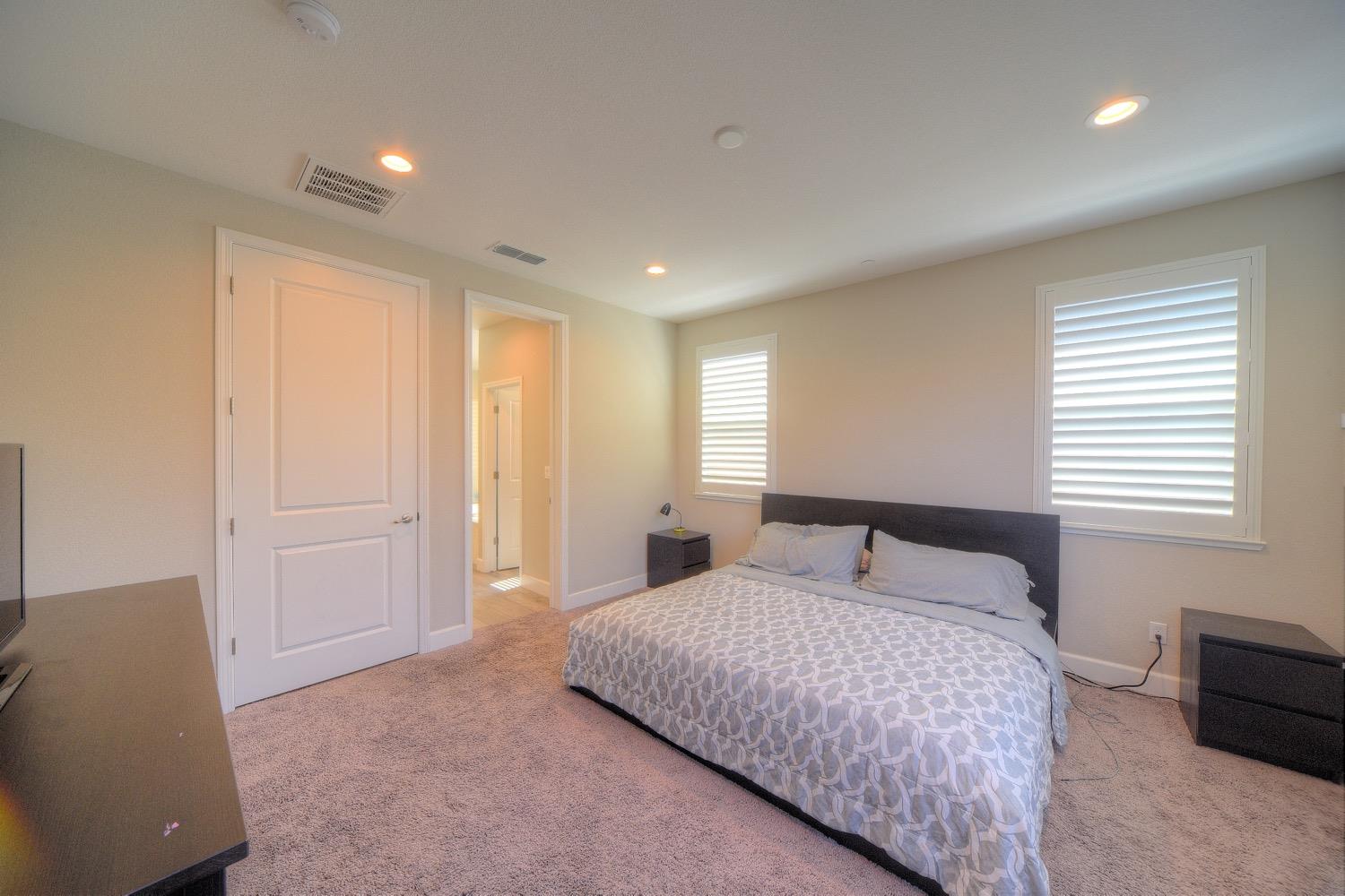 Detail Gallery Image 14 of 28 For 213 Cavalier Way, Lodi,  CA 95240 - 3 Beds | 2 Baths