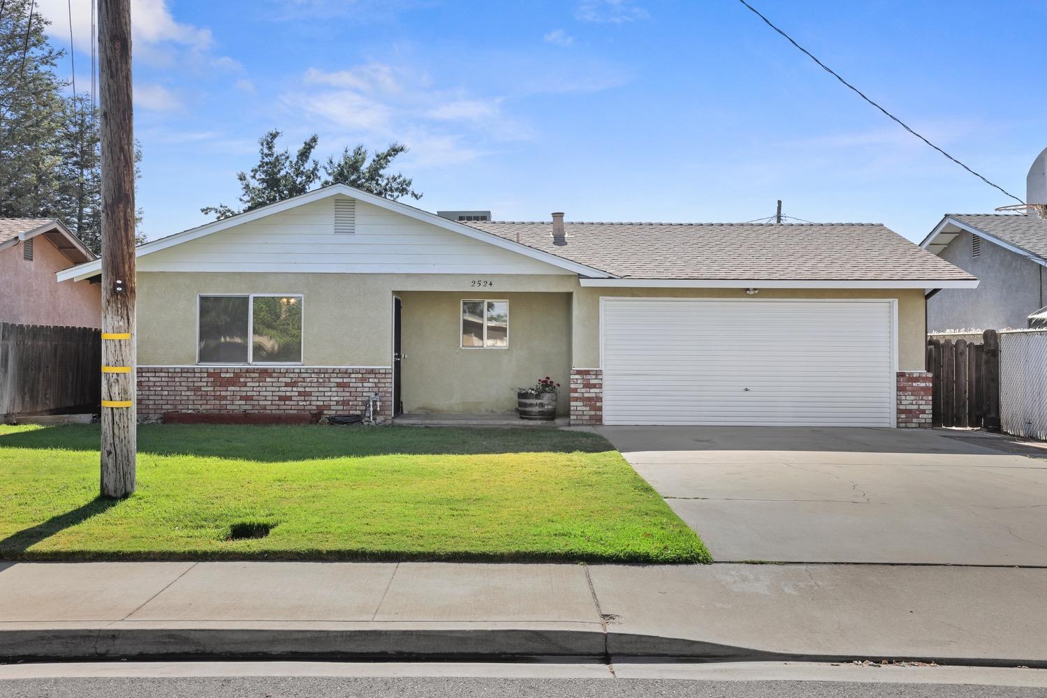 Detail Gallery Image 1 of 1 For 2524 4th St, Hughson,  CA 95326 - 3 Beds | 2 Baths