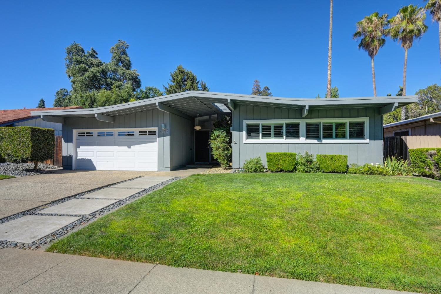 Mid Century Modern, Eichler, Contemporary and Modern homes for sale in Sacramento, Carmichael, Fair Oaks, Davis and the greater metro area