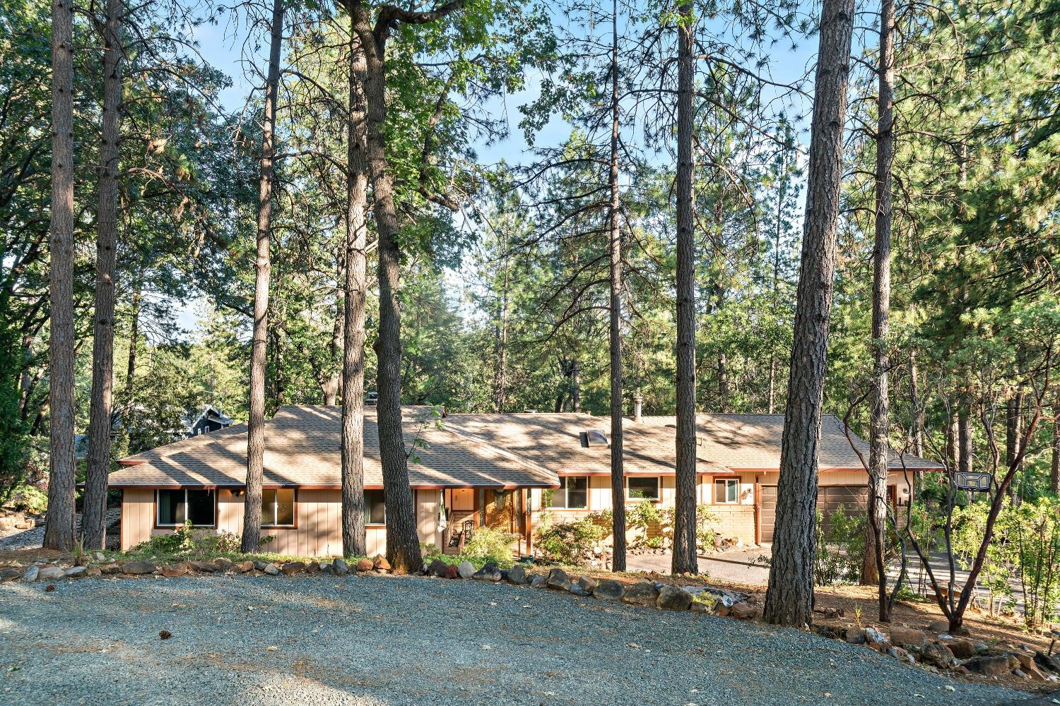 Detail Gallery Image 1 of 1 For 11555 Alta Sierra Dr, Grass Valley,  CA 95949 - 3 Beds | 2 Baths