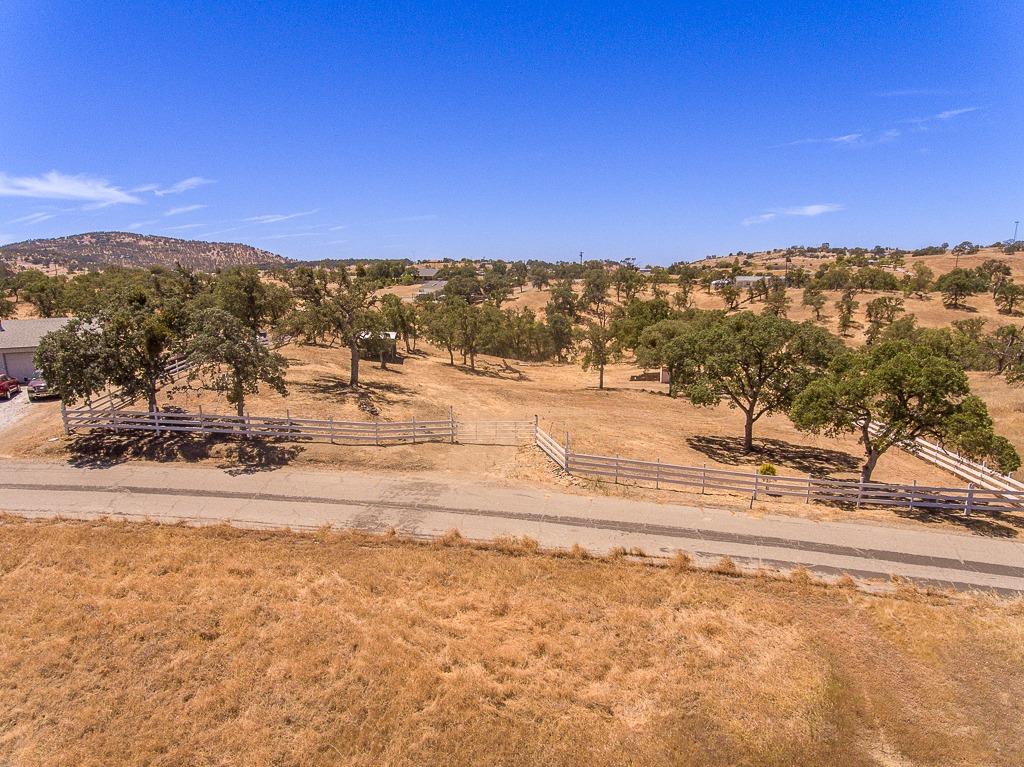 343 Las Flores Court, La Grange, CA 95329