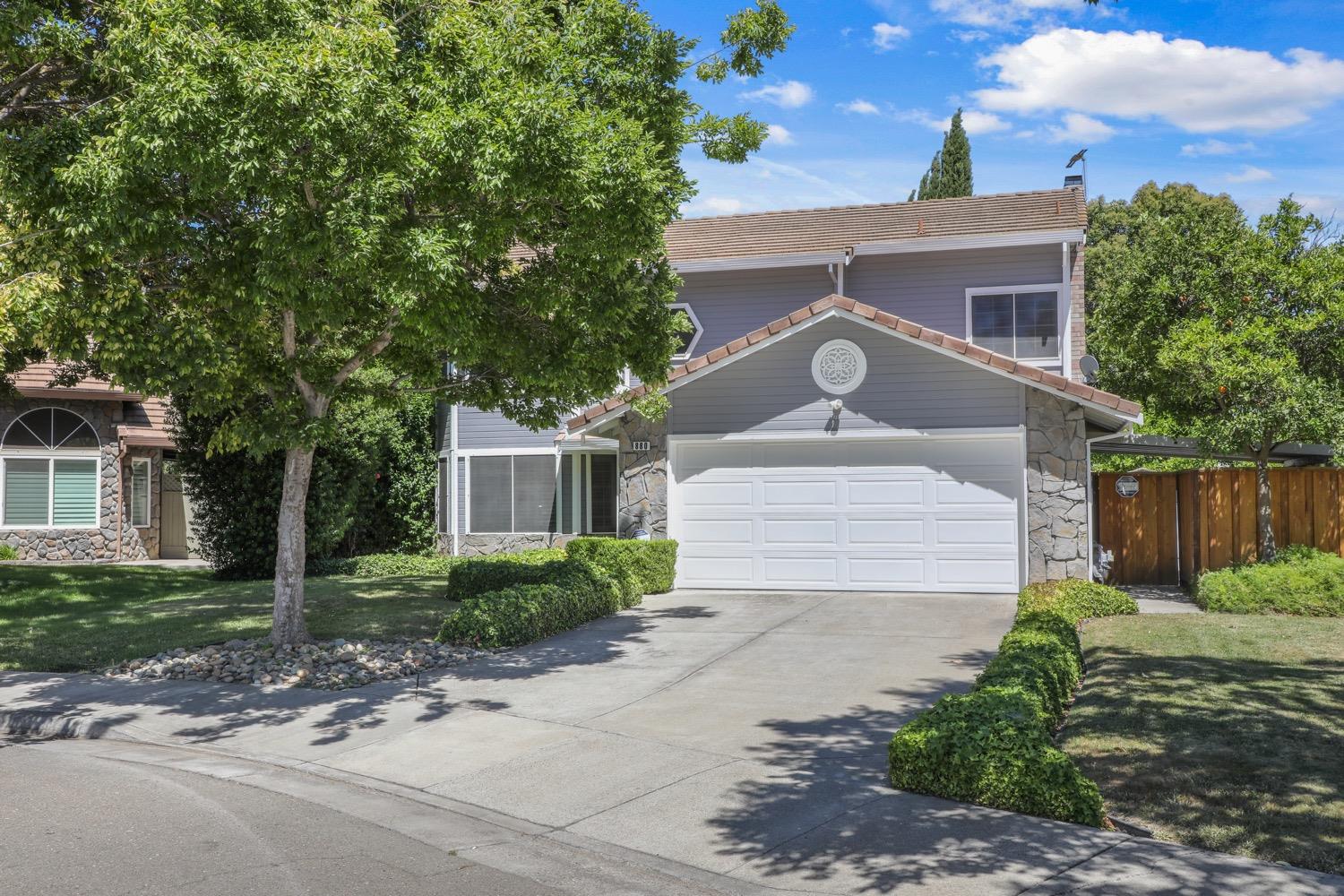 Detail Gallery Image 1 of 1 For 880 Lassen Ct, Tracy,  CA 95376 - 4 Beds | 2/1 Baths