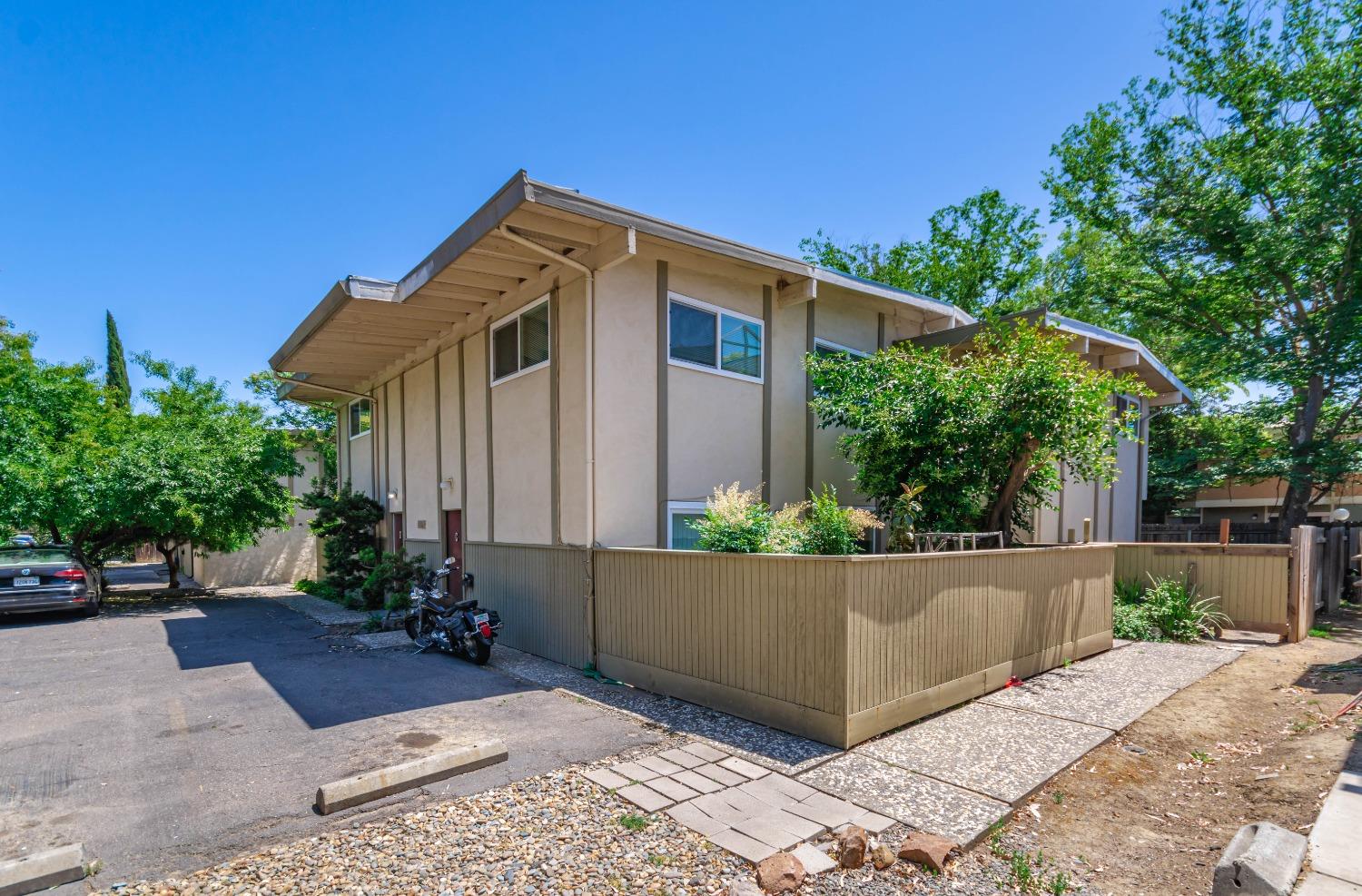 Detail Gallery Image 1 of 1 For 1422 Drake Dr, Davis,  CA 95616 - – Beds | – Baths
