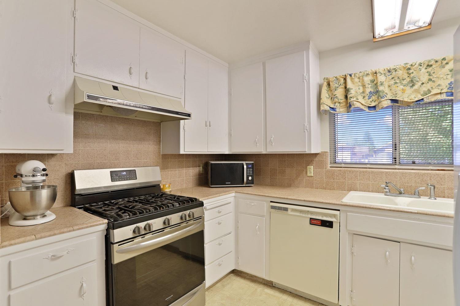 Detail Gallery Image 22 of 46 For 1824 N Patterson Rd, Stockton,  CA 95215 - 3 Beds | 2 Baths