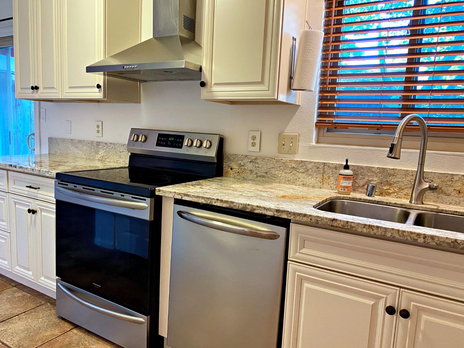 Photo #8: 222092933 Listing 