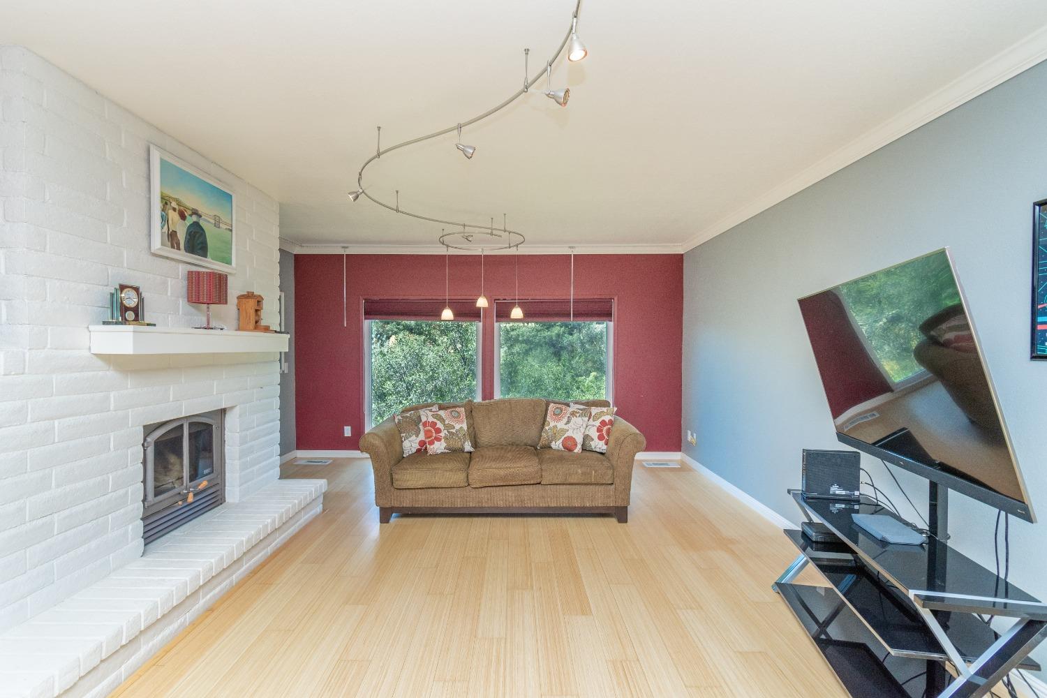 Photo #4: 222093813 Listing 