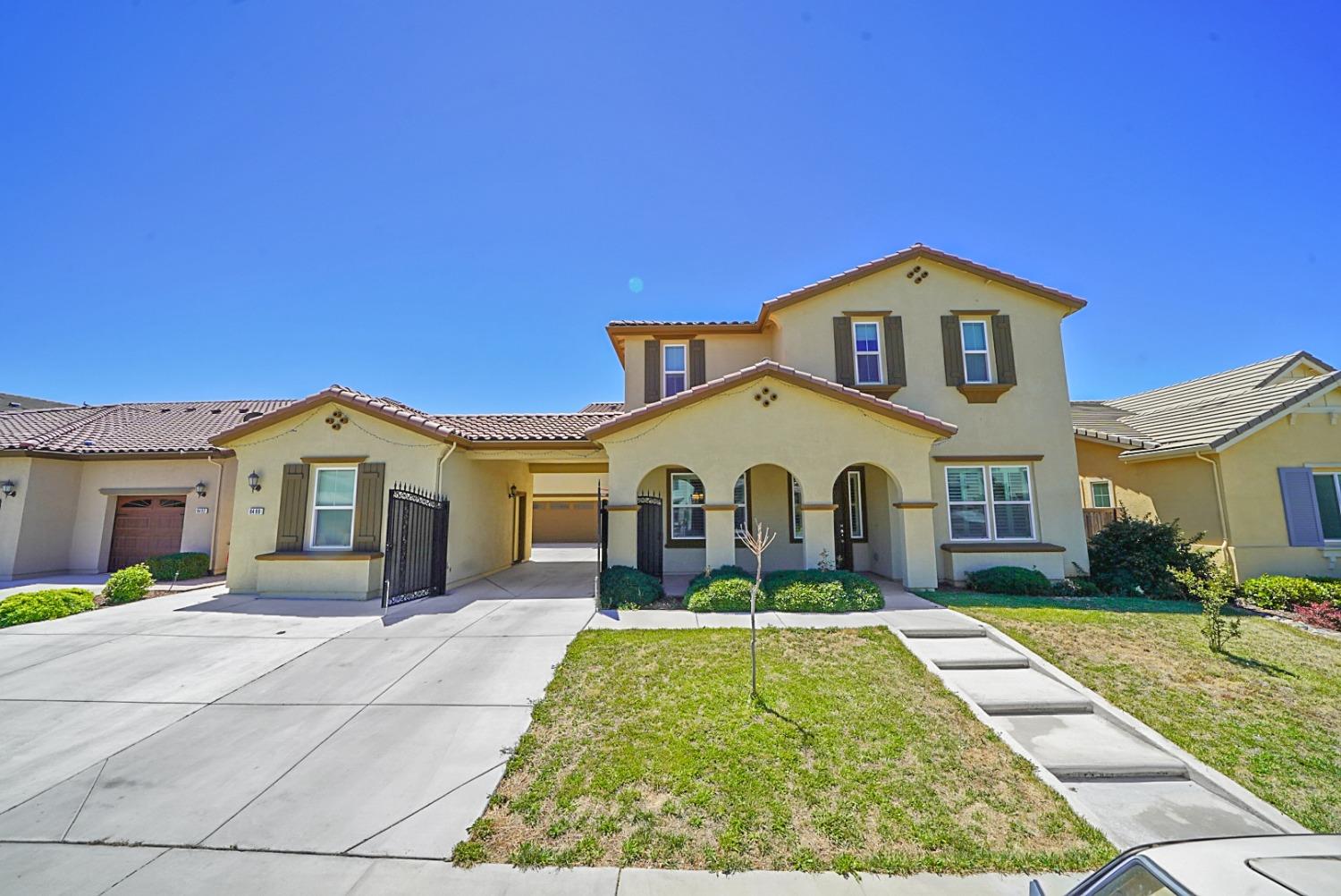 Photo of 8488 Carambola Wy in Elk Grove, CA