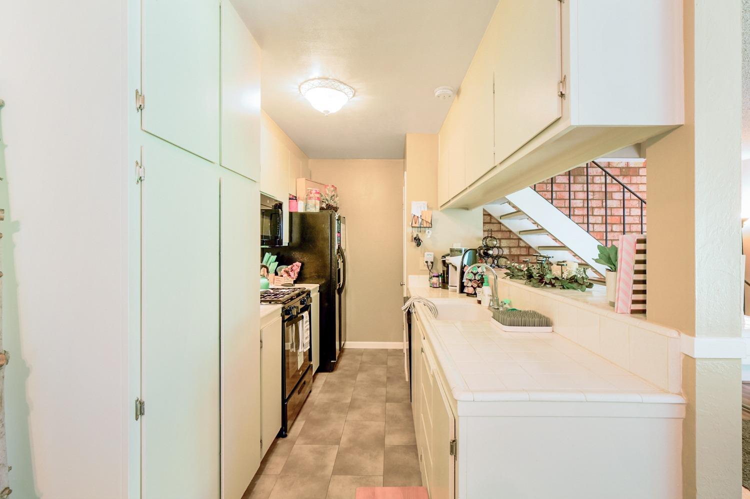 Photo #4: 222093116 Listing 