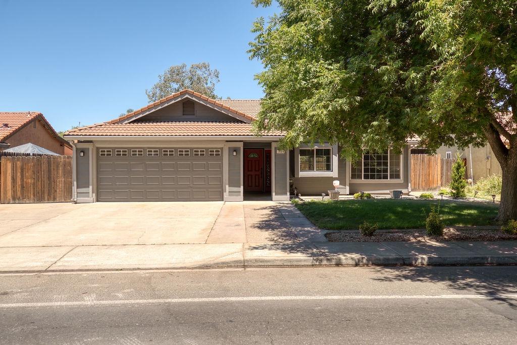 Detail Gallery Image 1 of 1 For 2809 Woodland Ave, Modesto,  CA 95358 - 4 Beds | 2 Baths